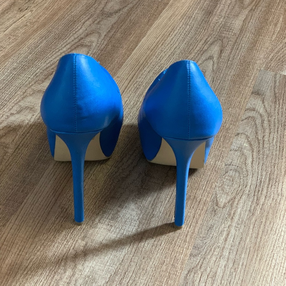 Blue platform heels